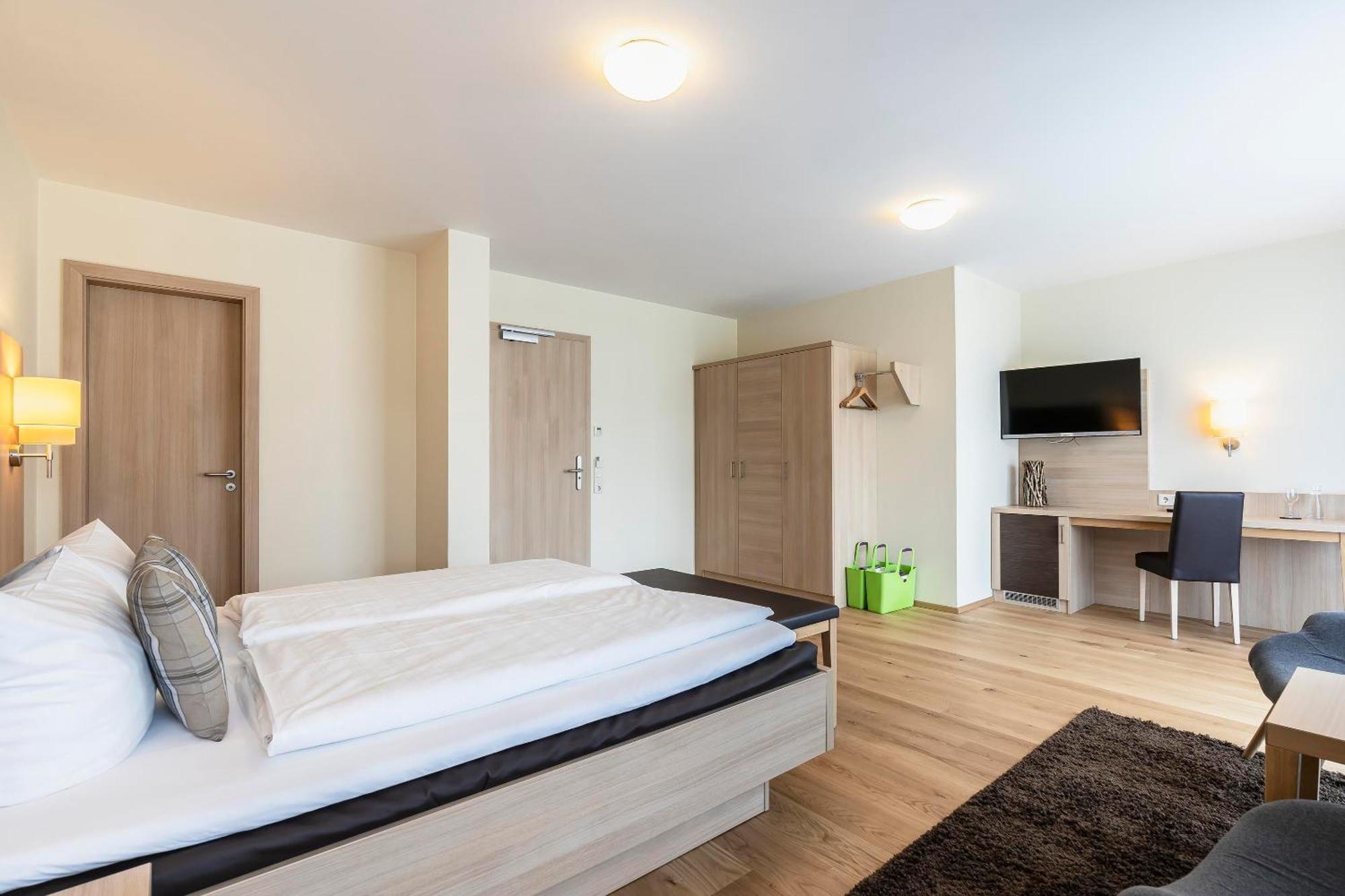 Hotel Dirsch Wellness & Spa Resort Emsing Eksteriør billede